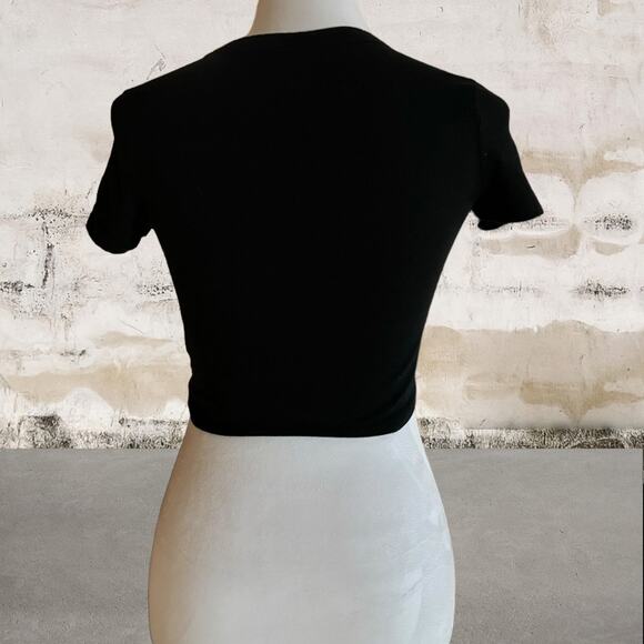 Wild Fable Women's Black Short Sleeve Crop Top - Size XS - Picture 4 of 6
